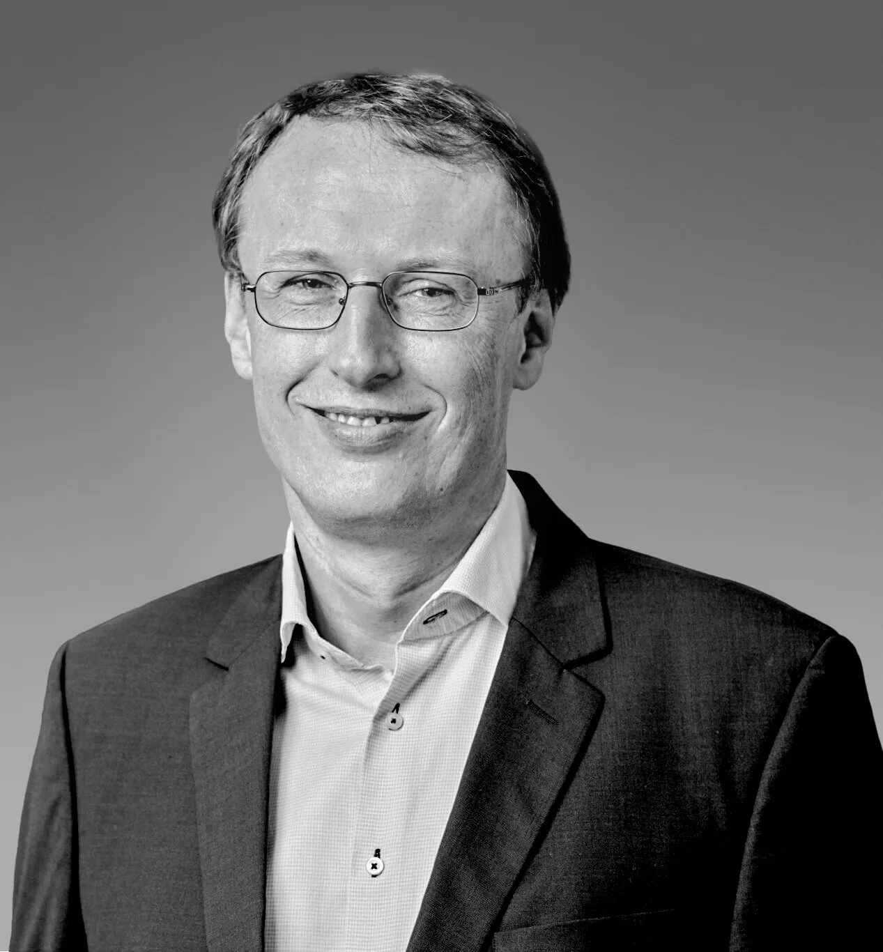Portrait von Euroconsil Berater in einem Anzug